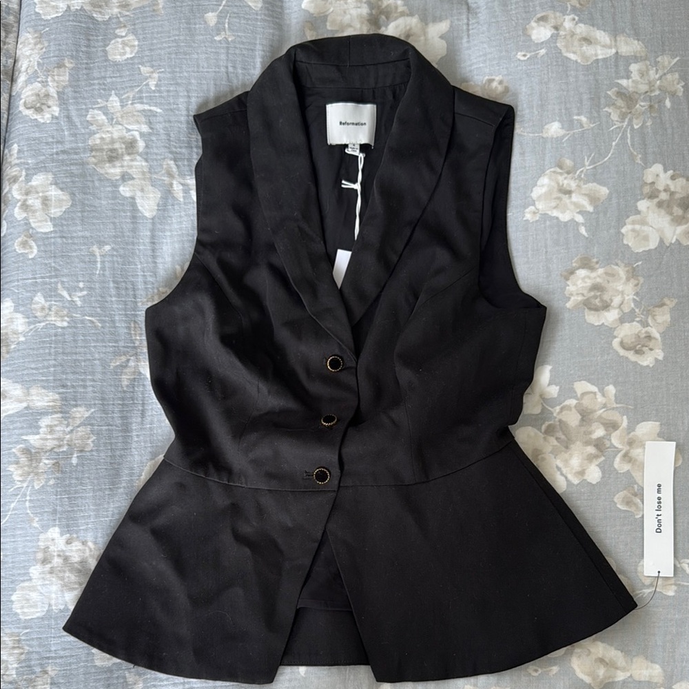 Reformation Elegant Black Sleeveless Vest